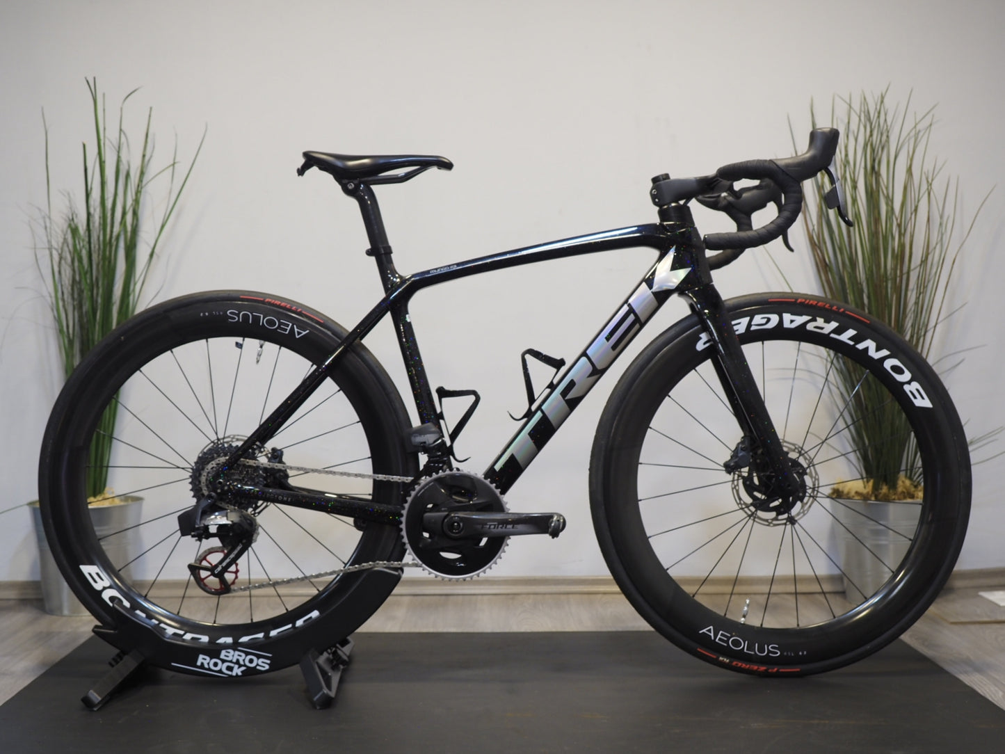 ¡VENDIDA! Trek Émonda SLR 8 – Project One Icon | Talla 52